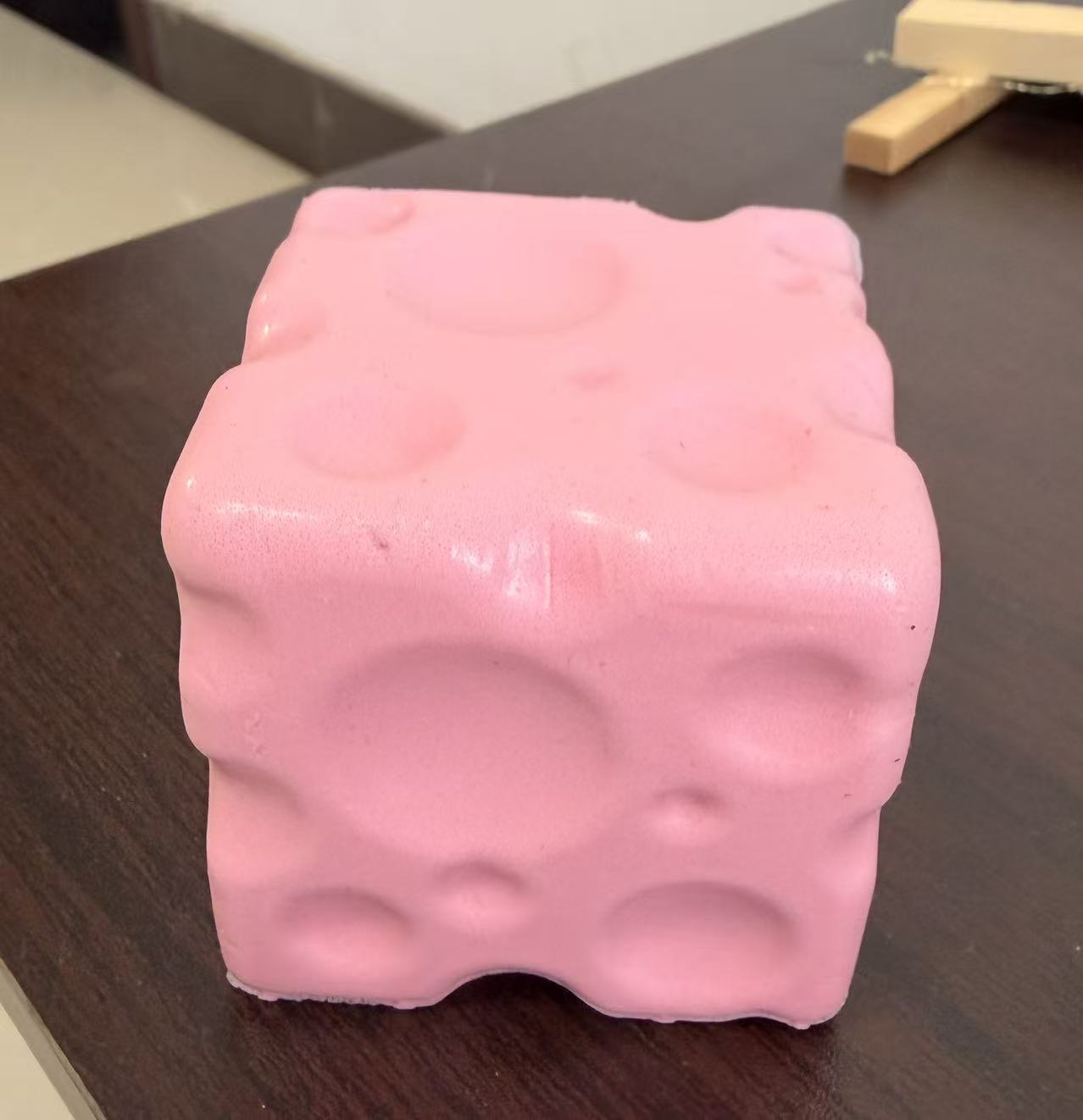 كرة ضغط على شكل مكعب جبن طابا  - مراجعة Fire Starter Cube وسعره