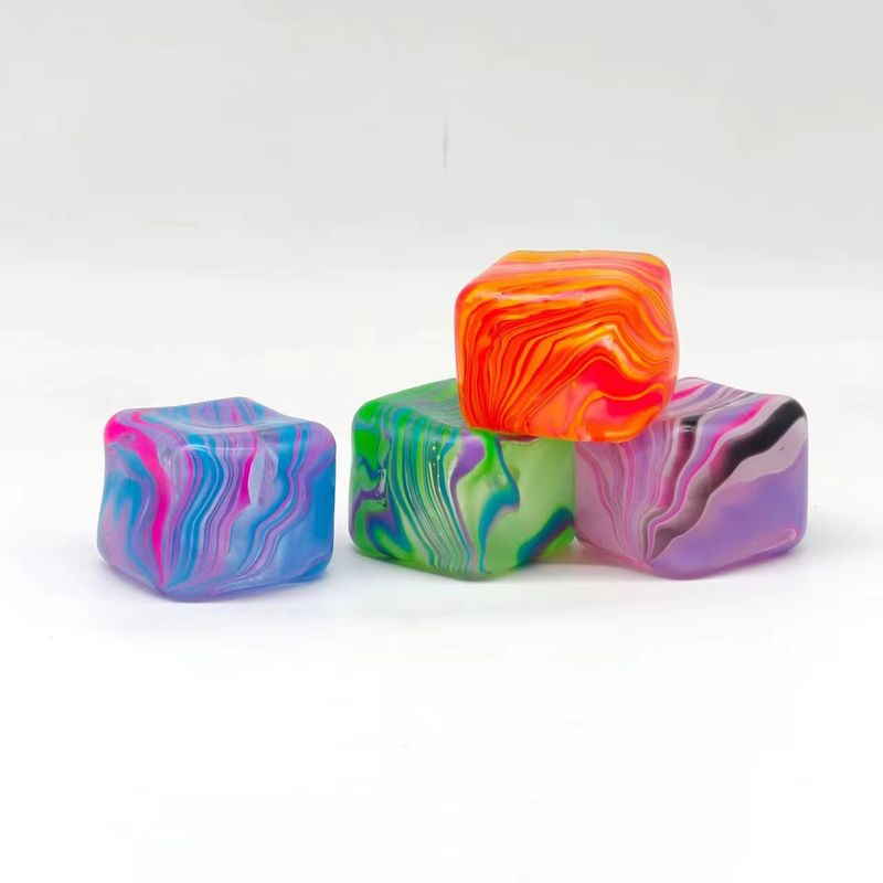 لعبة ضغط نيدوه على شكل مكعب ثل - مراجعة Fire Starter Cube وسعره
